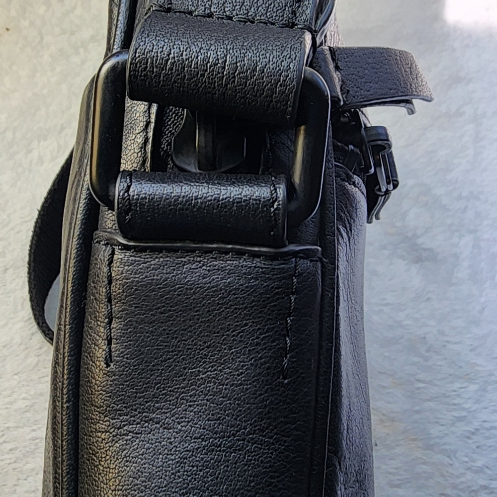 Fossil Men's Sport Buffalo Hide leather courier/messenger bag color Black NWOT - Picture 11 of 17
